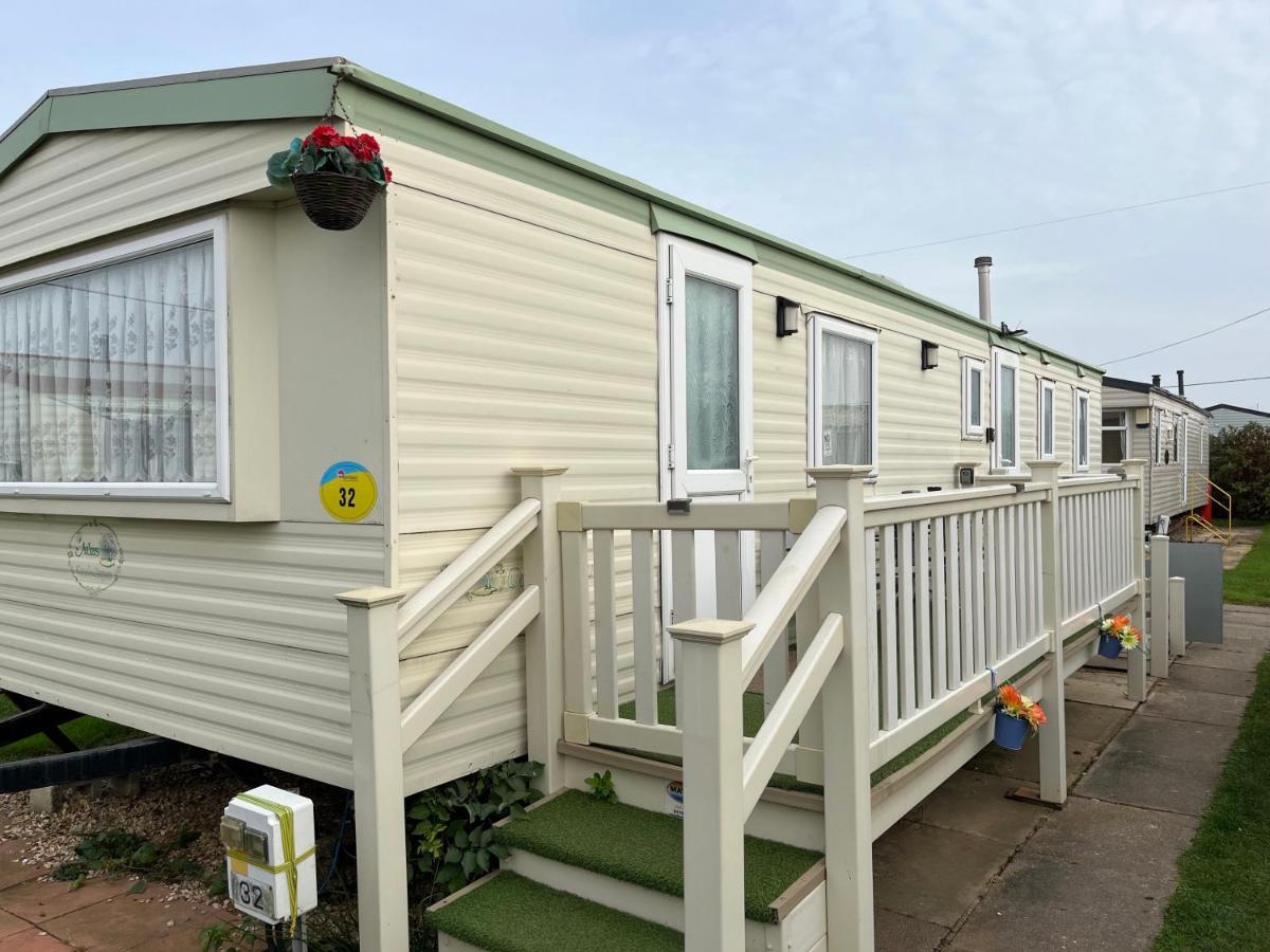Sealands Highbury Next To Fantasy Island And Beach 8 Berth Beds Made Up For Arrival Ingoldmells Exterior foto
