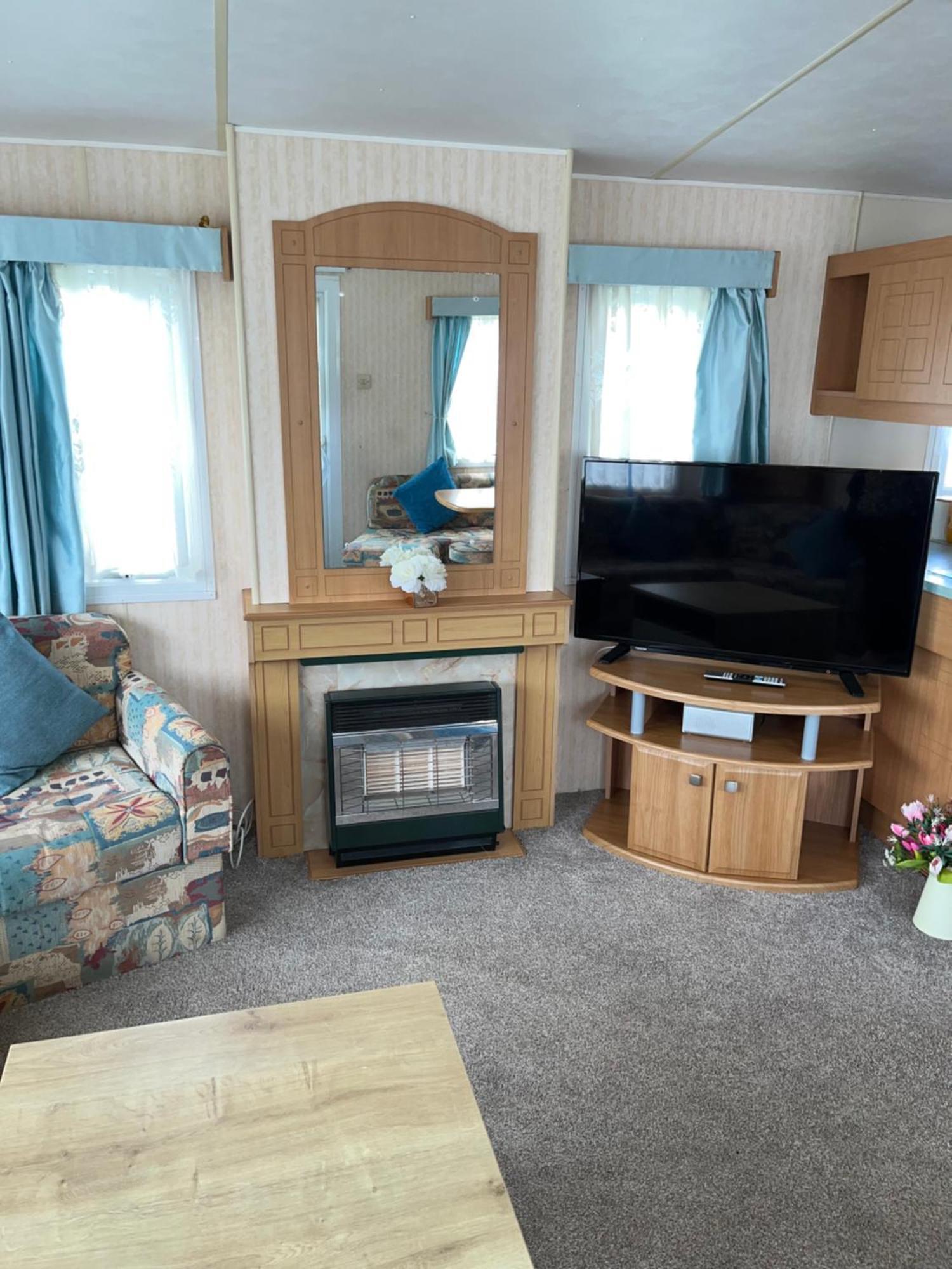 Sealands Highbury Next To Fantasy Island And Beach 8 Berth Beds Made Up For Arrival Ingoldmells Exterior foto